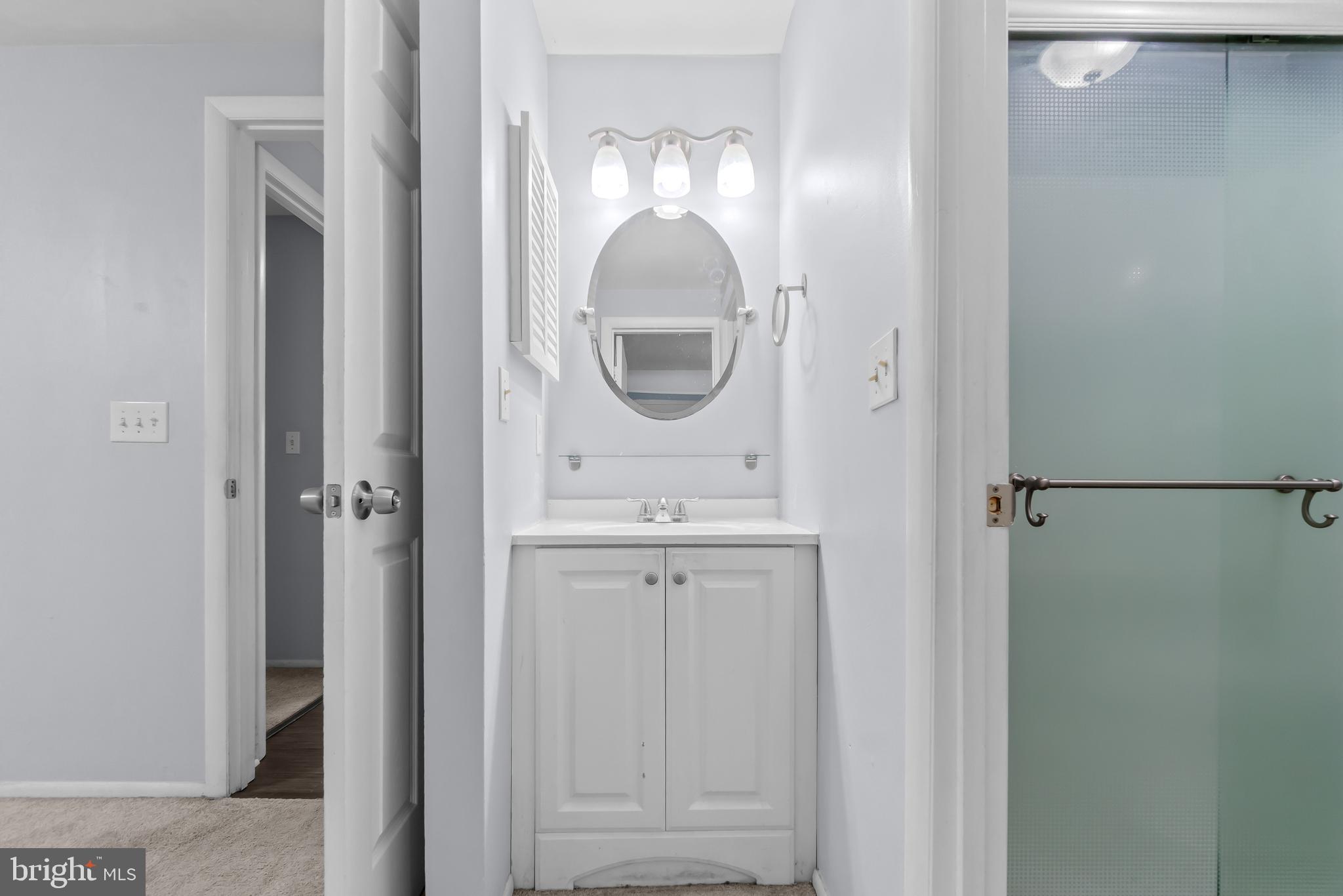 FARMINGDALE - Residential