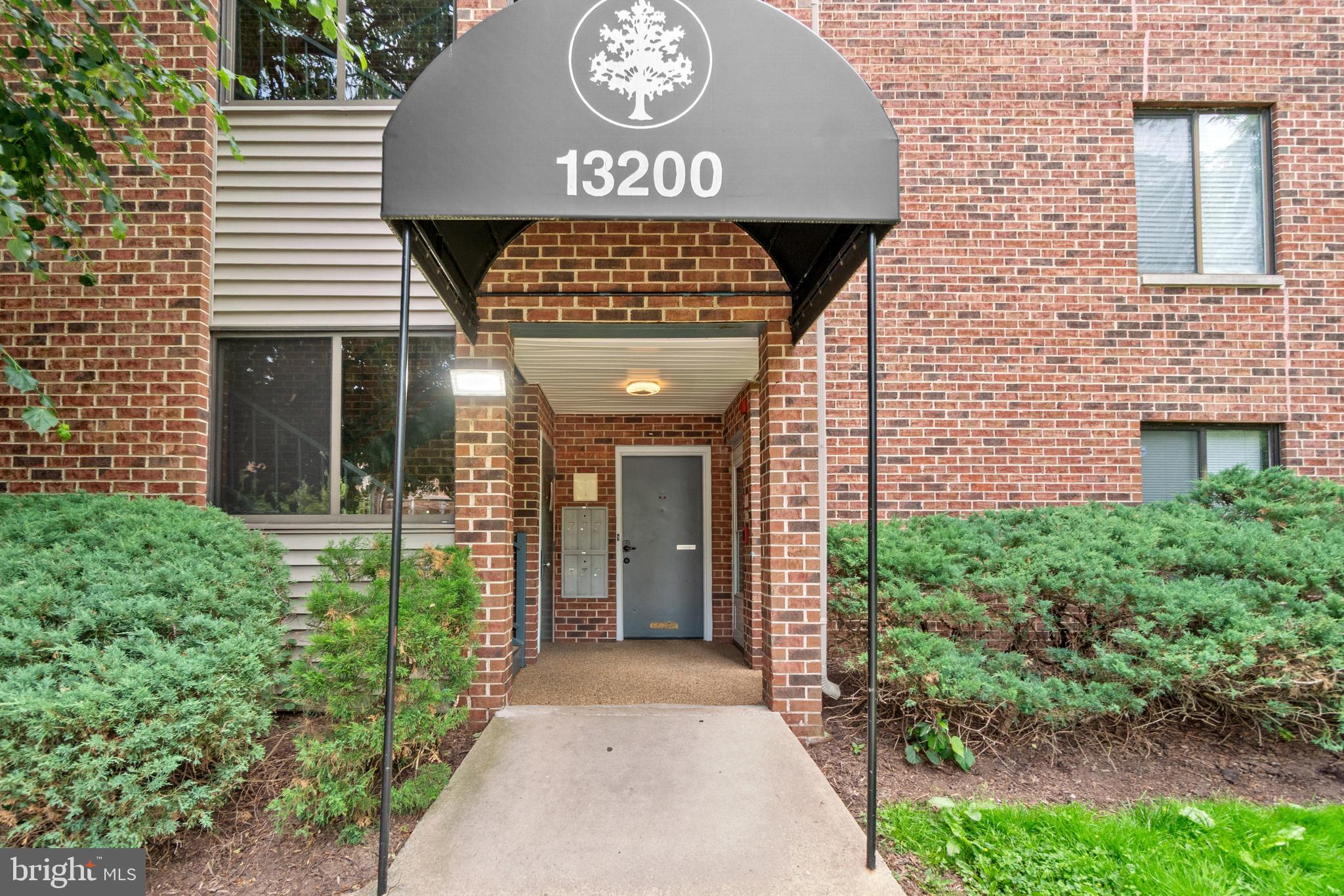FARMINGDALE - Residential