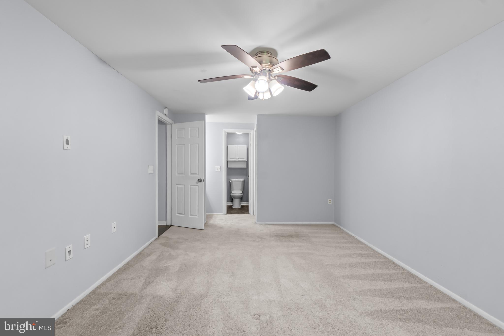 FARMINGDALE - Residential