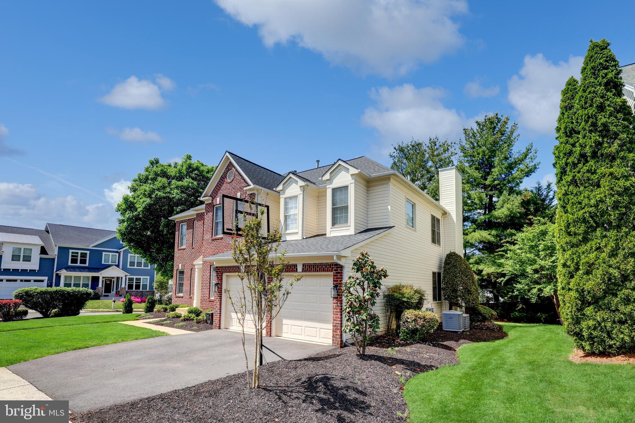MARIAN WOODS - Residential