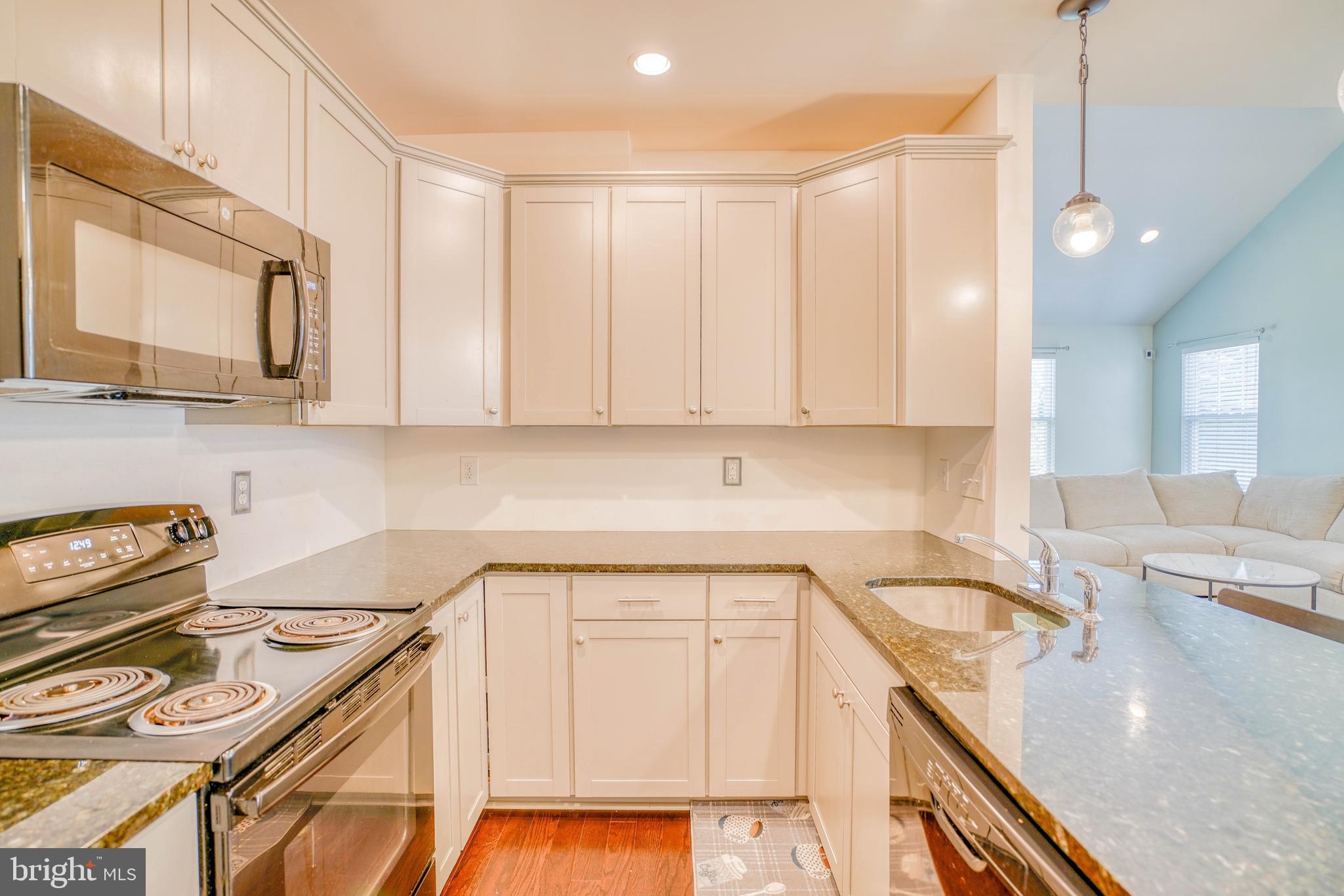 ARBOR KNOLL - Residential