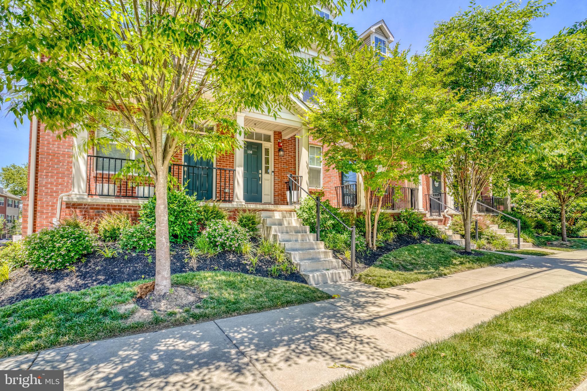 ARBOR KNOLL - Residential