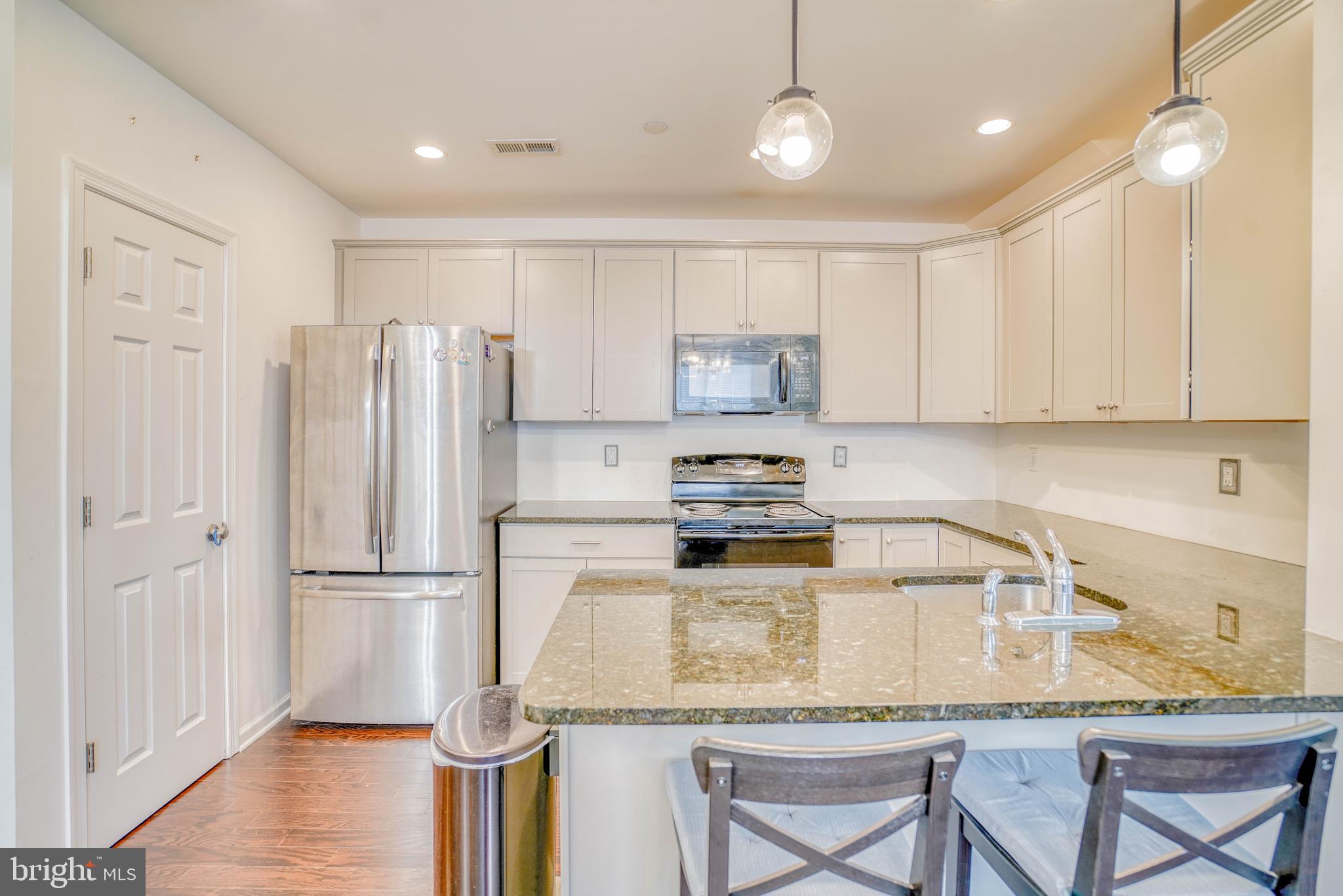 ARBOR KNOLL - Residential