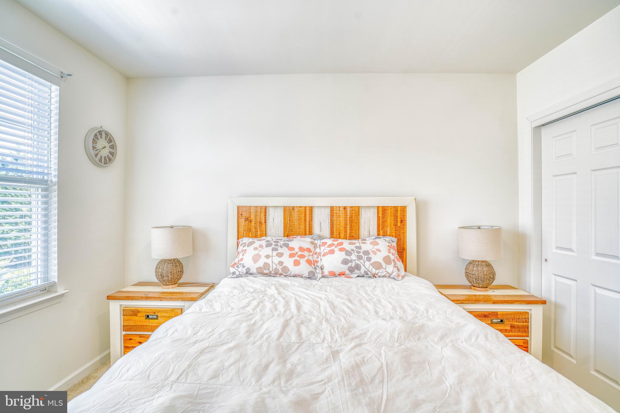 ARBOR KNOLL - Residential