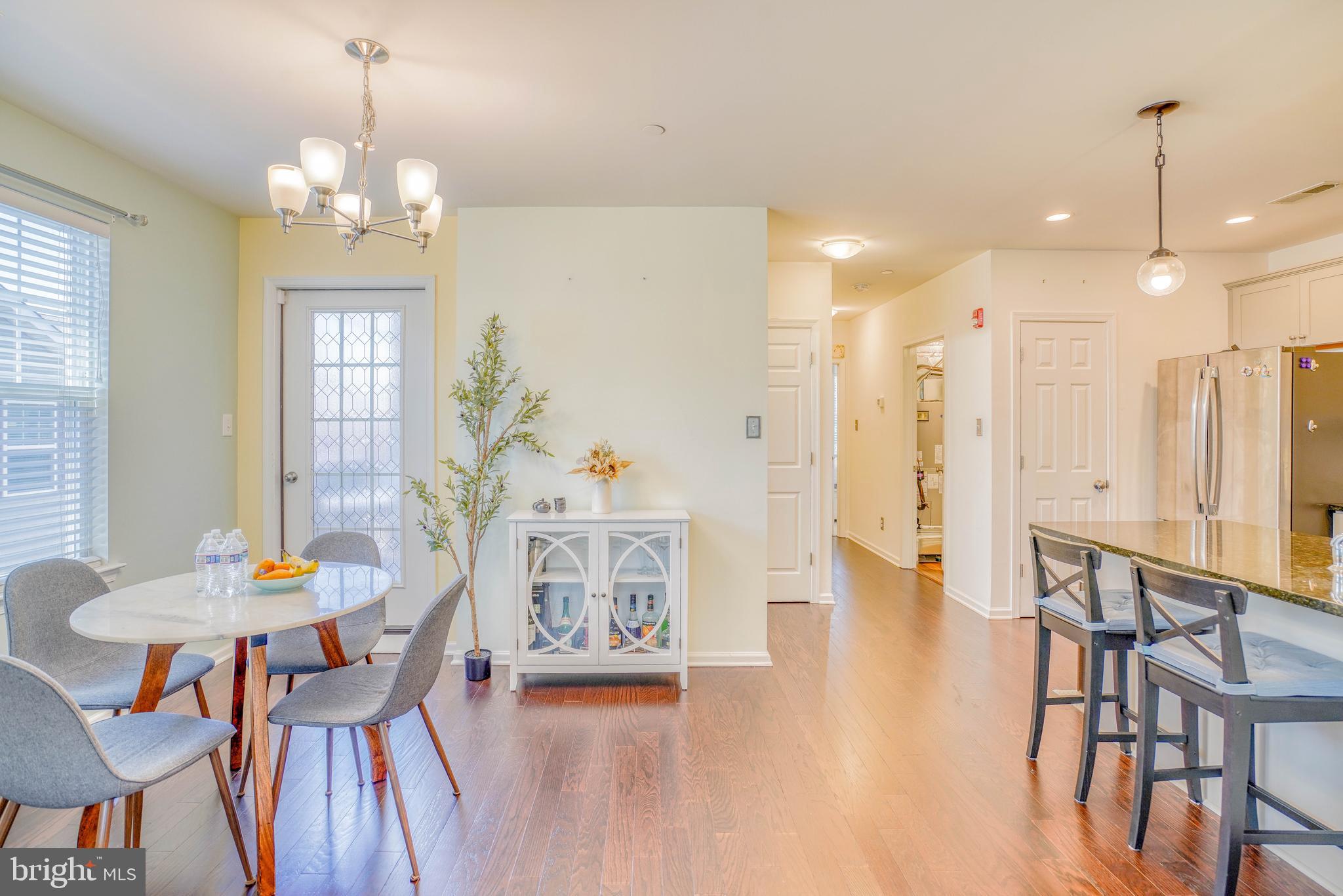 ARBOR KNOLL - Residential
