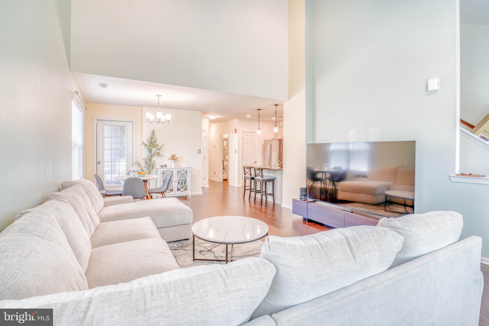 ARBOR KNOLL - Residential