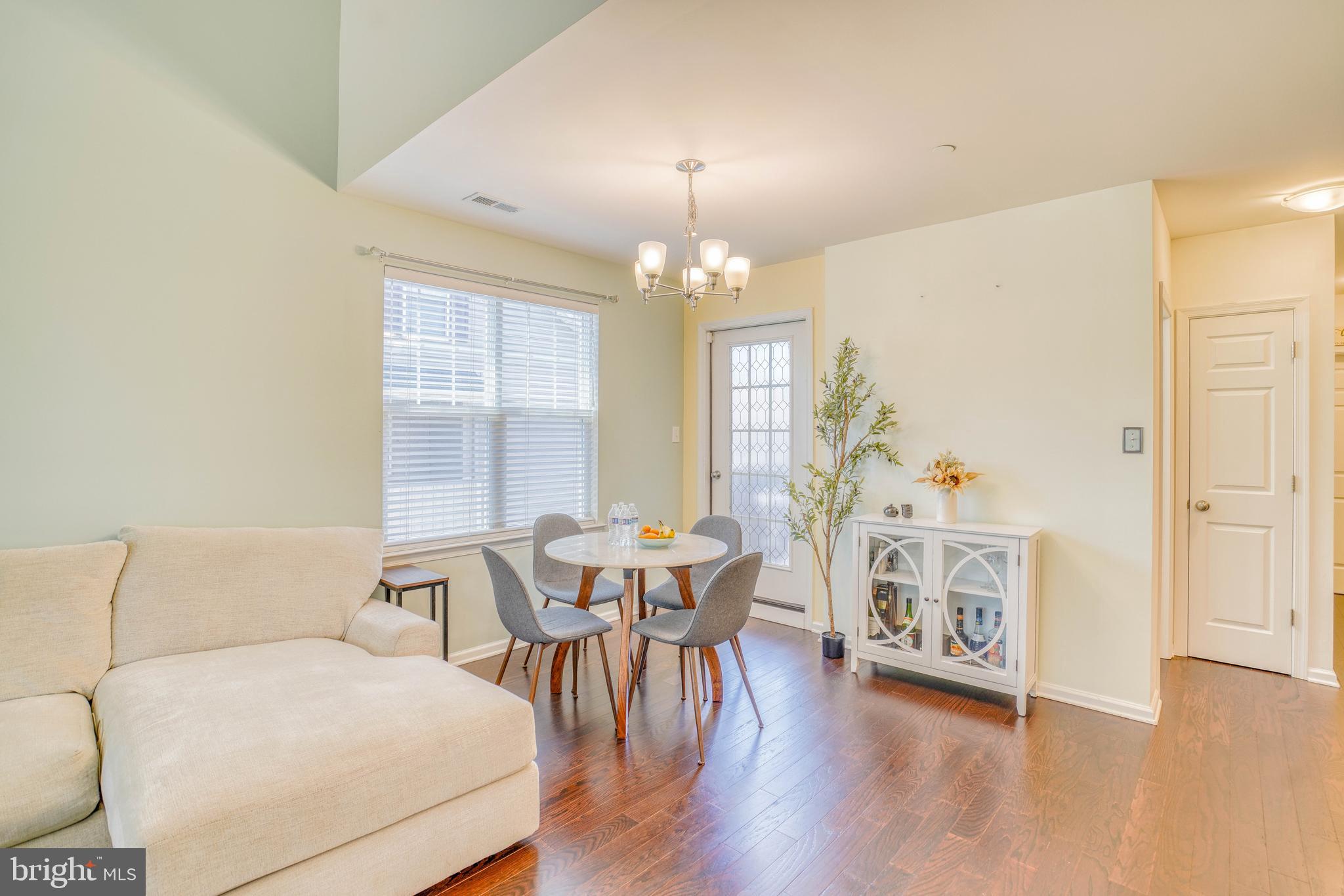 ARBOR KNOLL - Residential