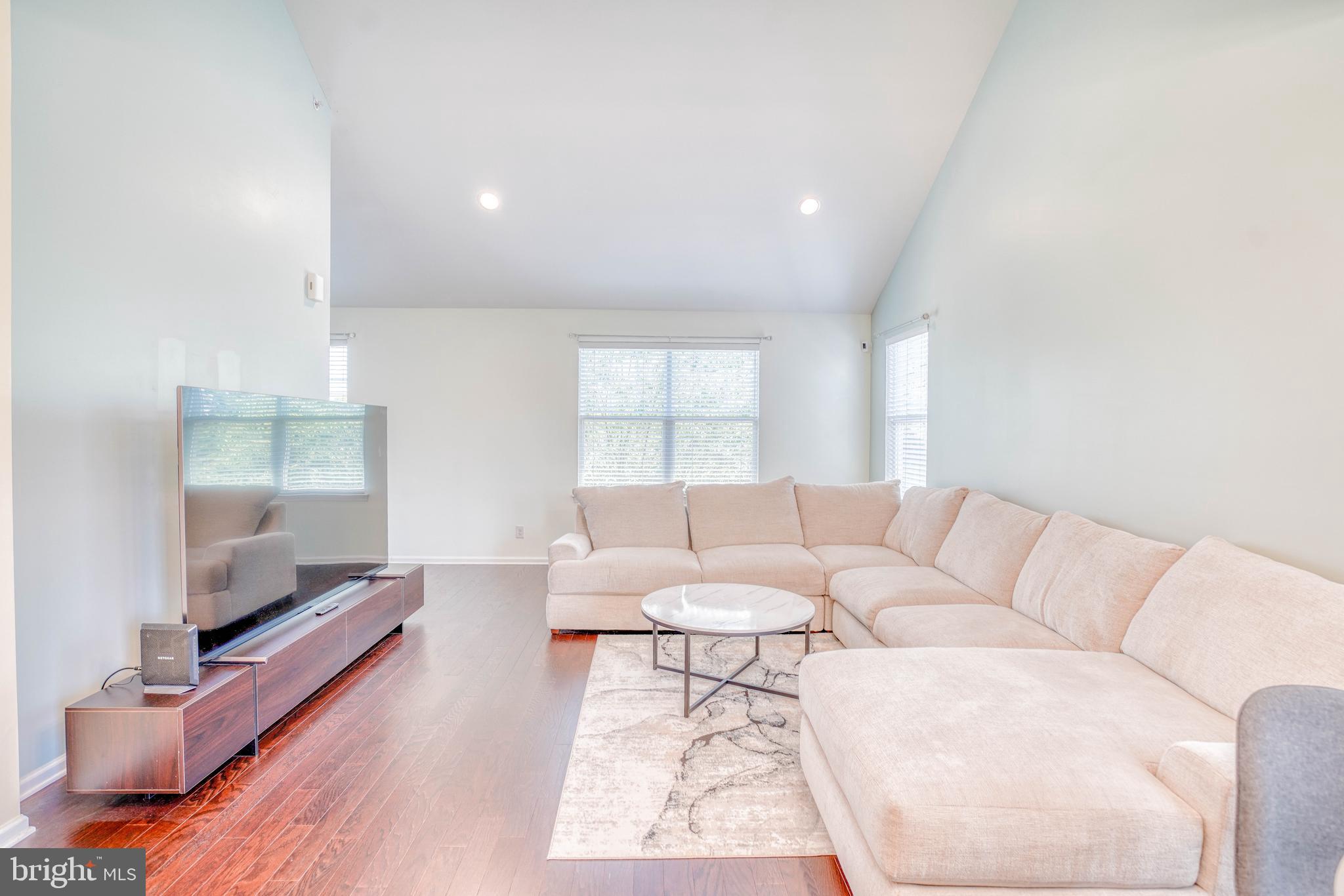 ARBOR KNOLL - Residential