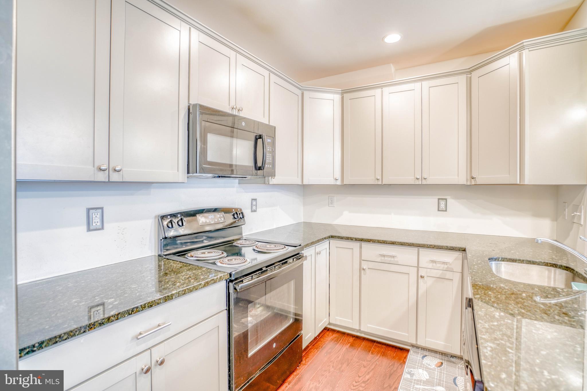 ARBOR KNOLL - Residential