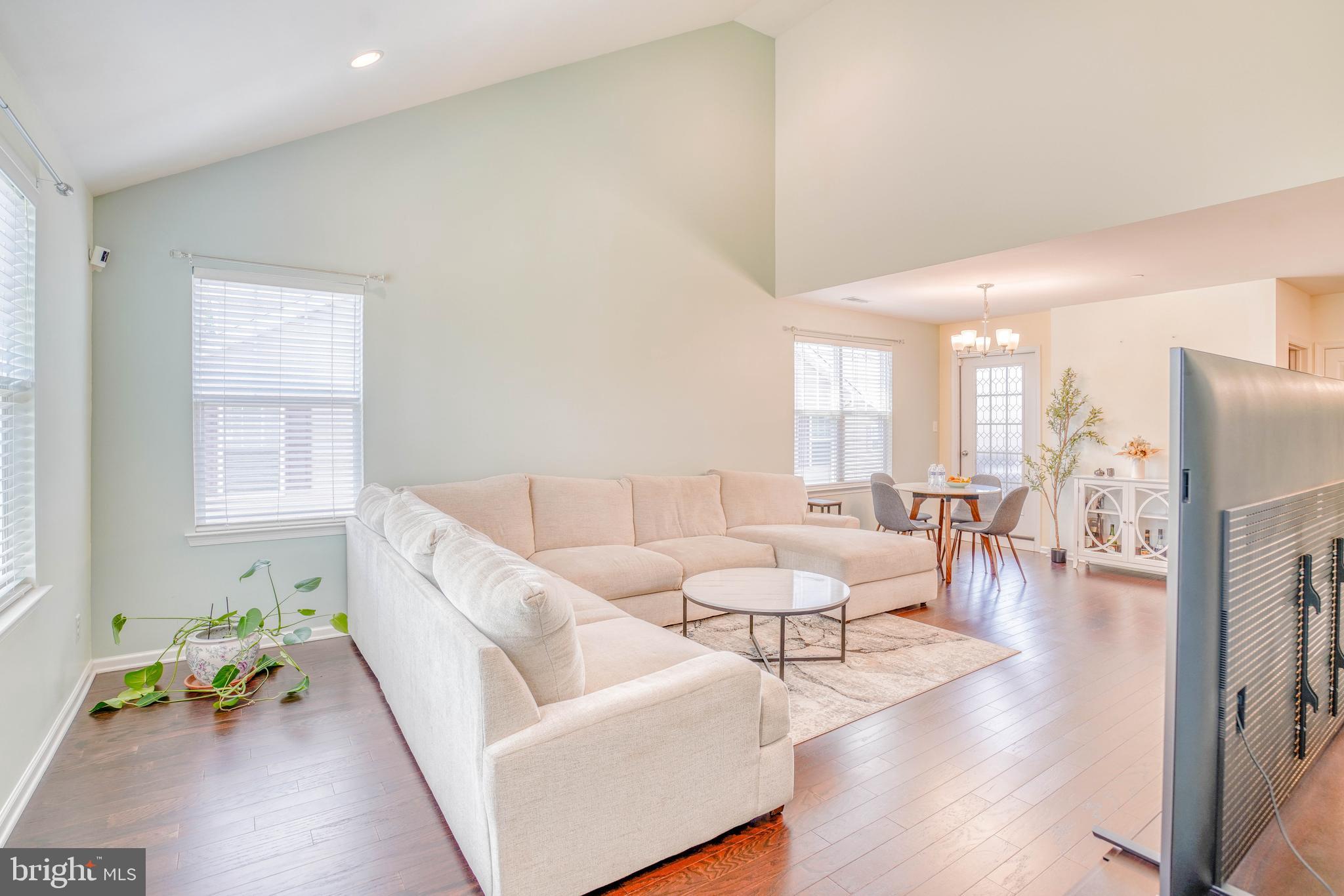 ARBOR KNOLL - Residential
