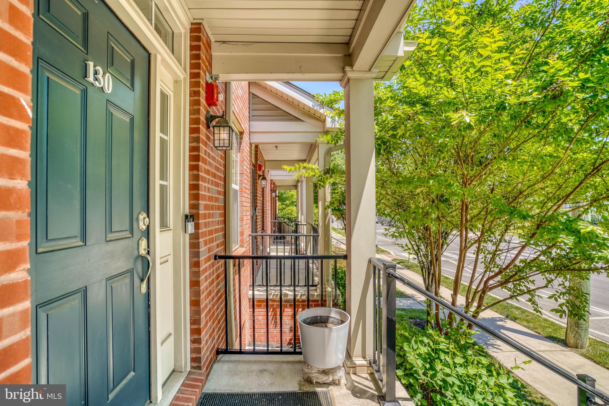 ARBOR KNOLL - Residential