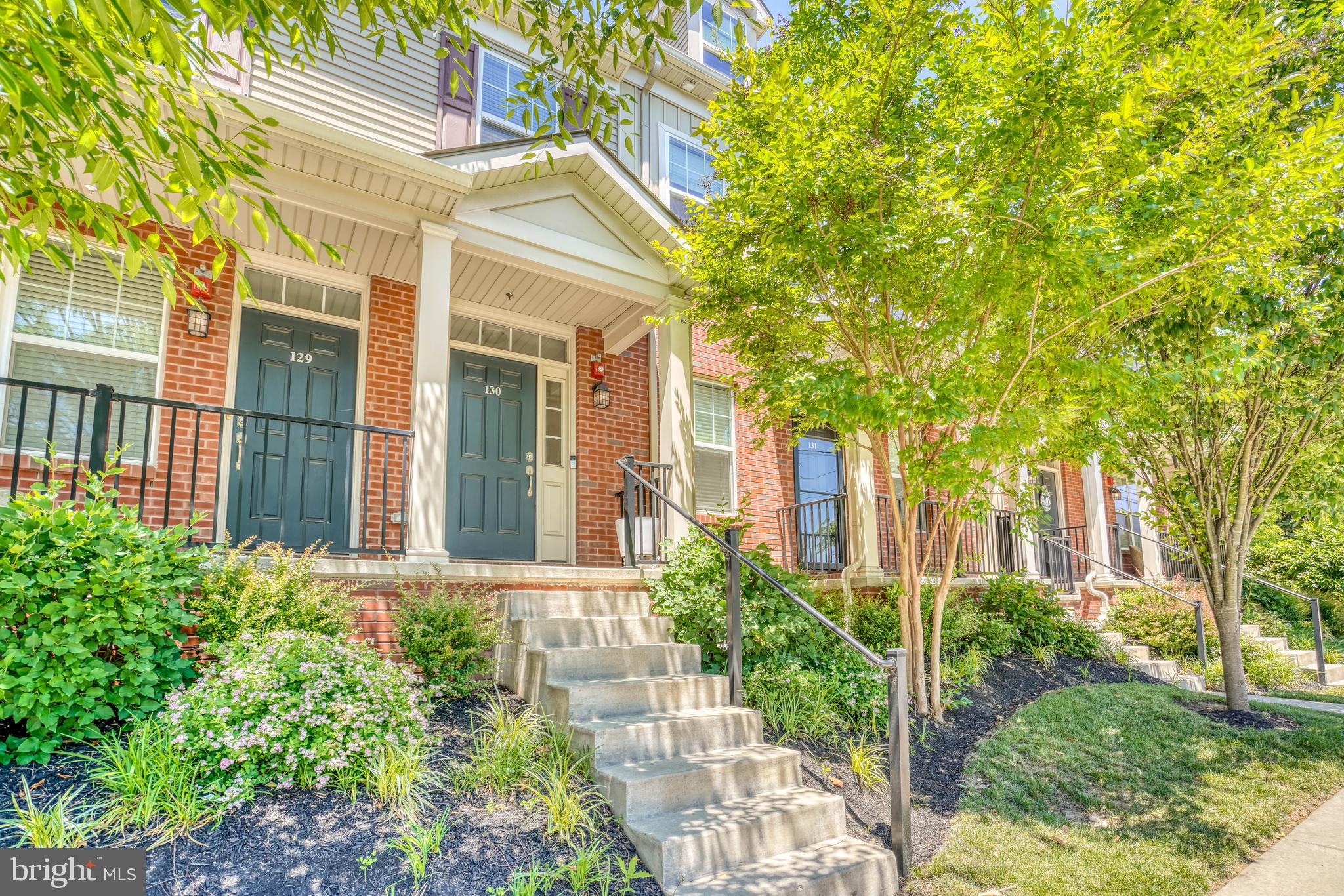 ARBOR KNOLL - Residential