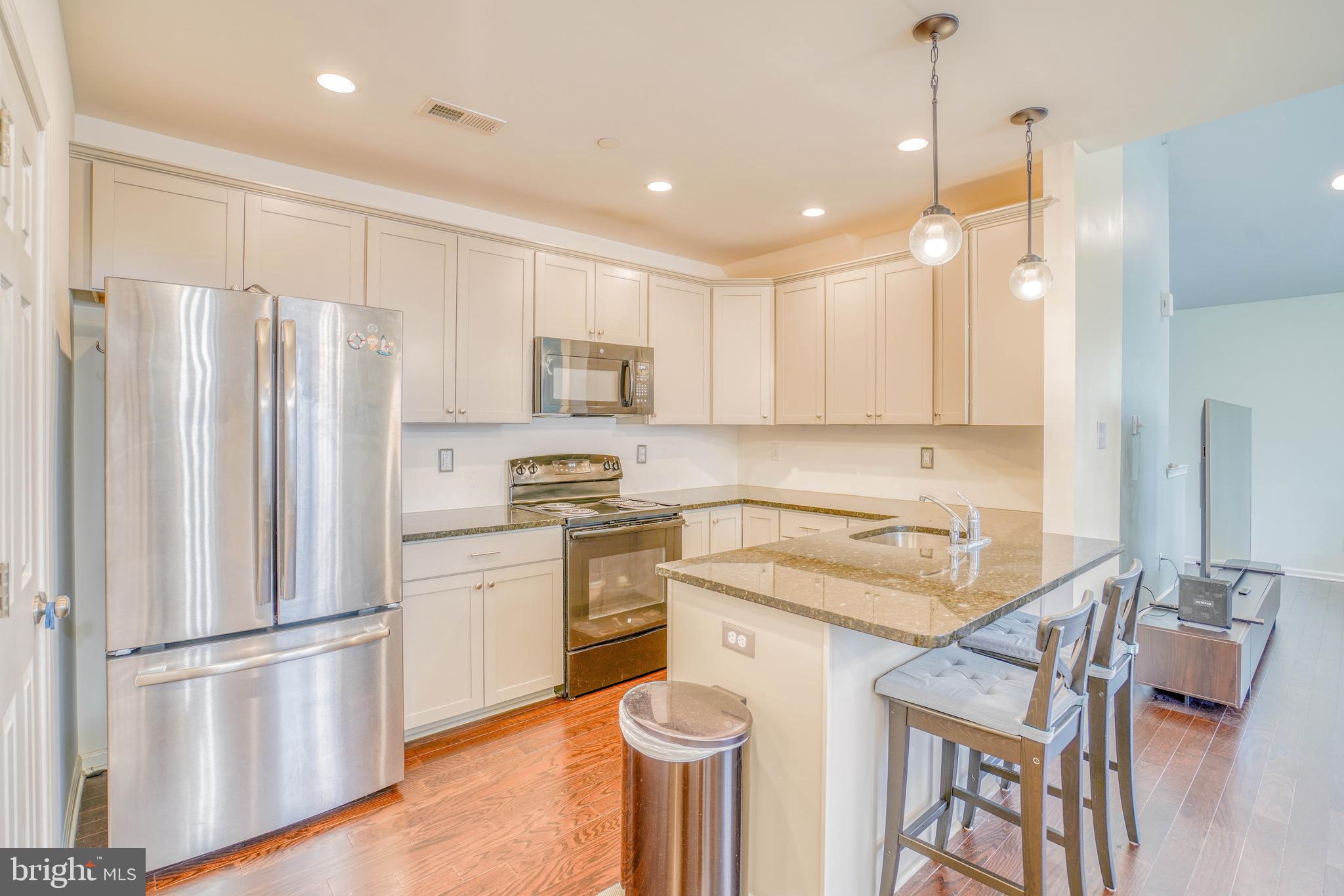 ARBOR KNOLL - Residential
