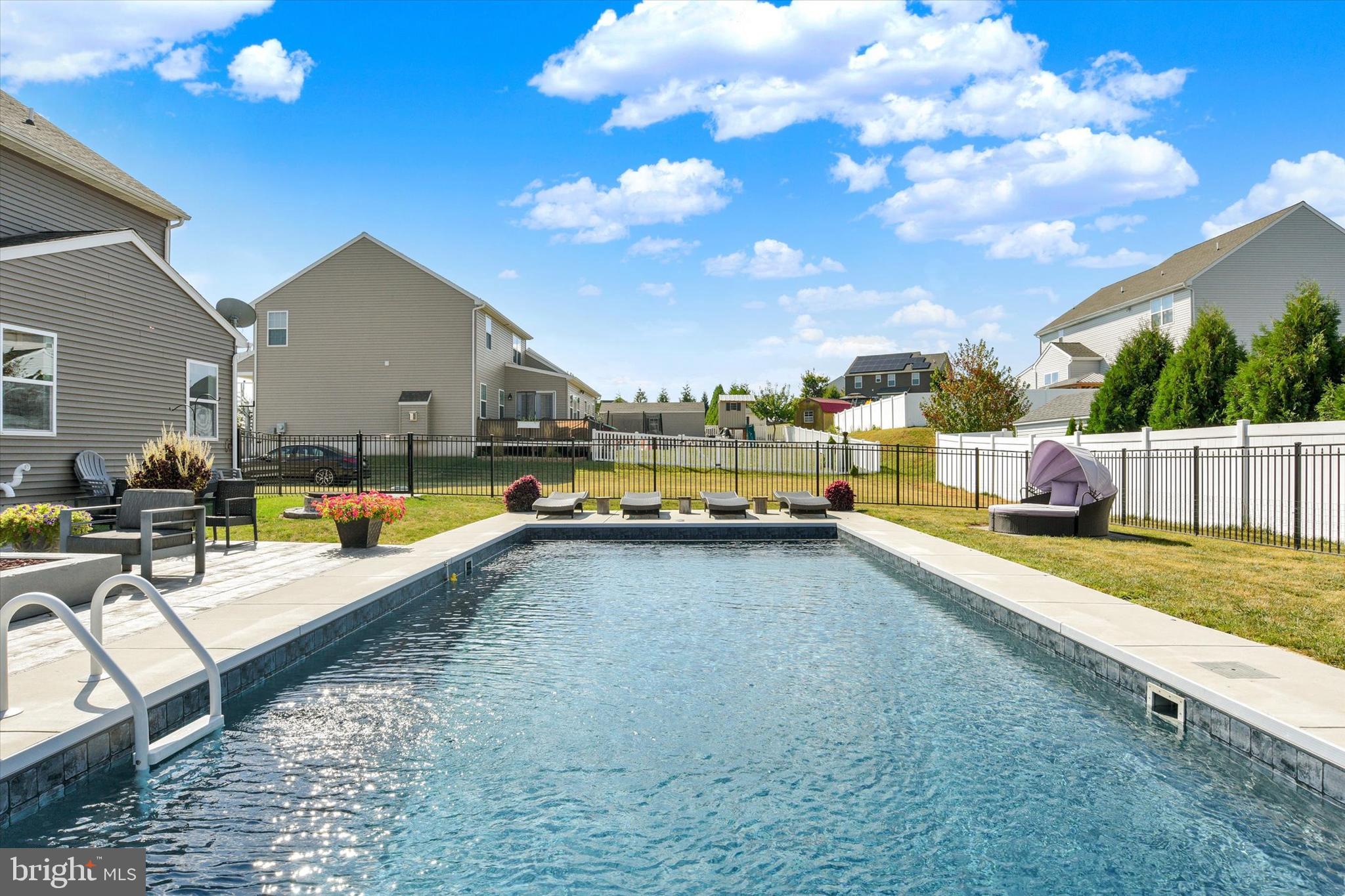 WOODBRIDGE FARMS - Residential