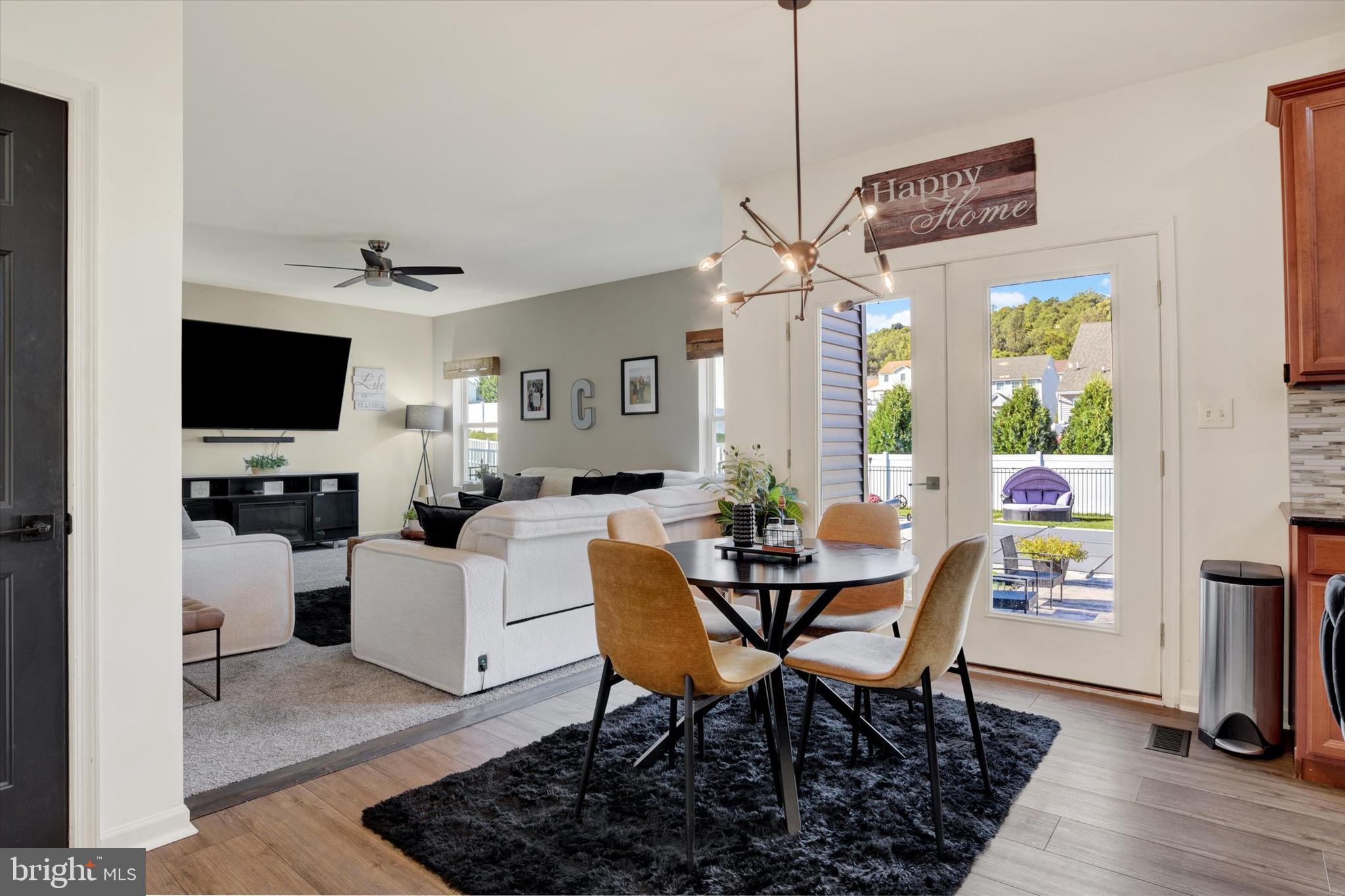 WOODBRIDGE FARMS - Residential