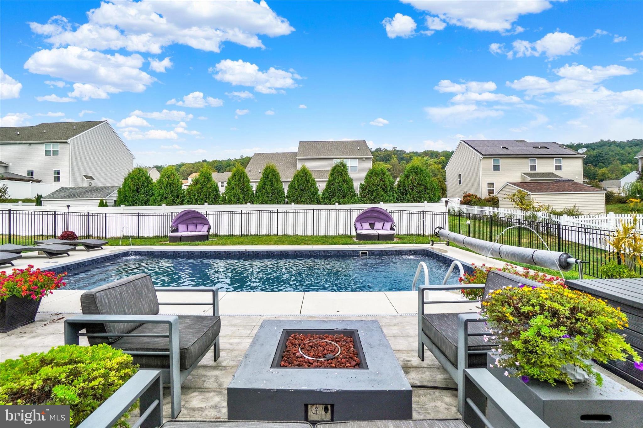 WOODBRIDGE FARMS - Residential