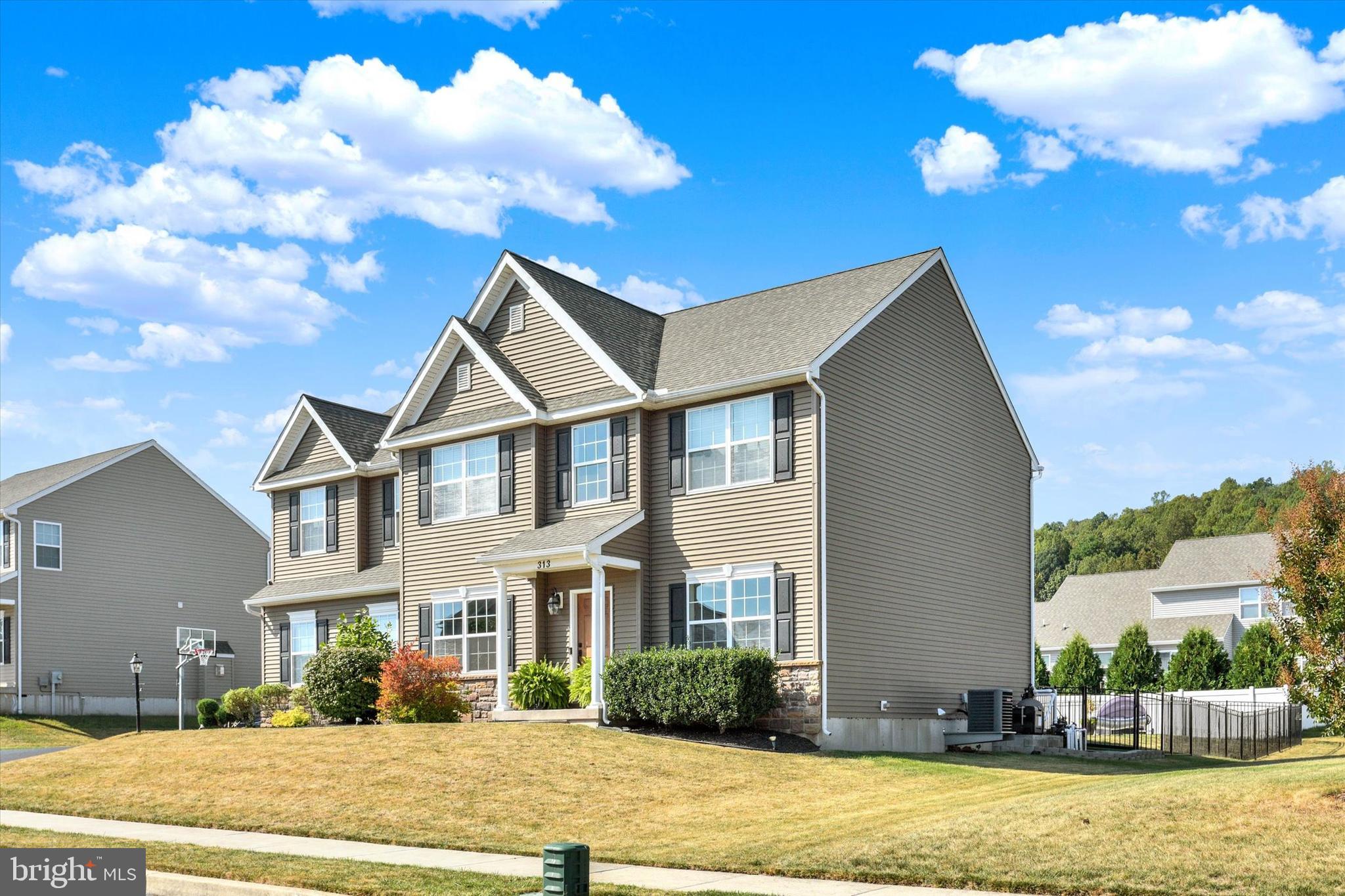 WOODBRIDGE FARMS - Residential