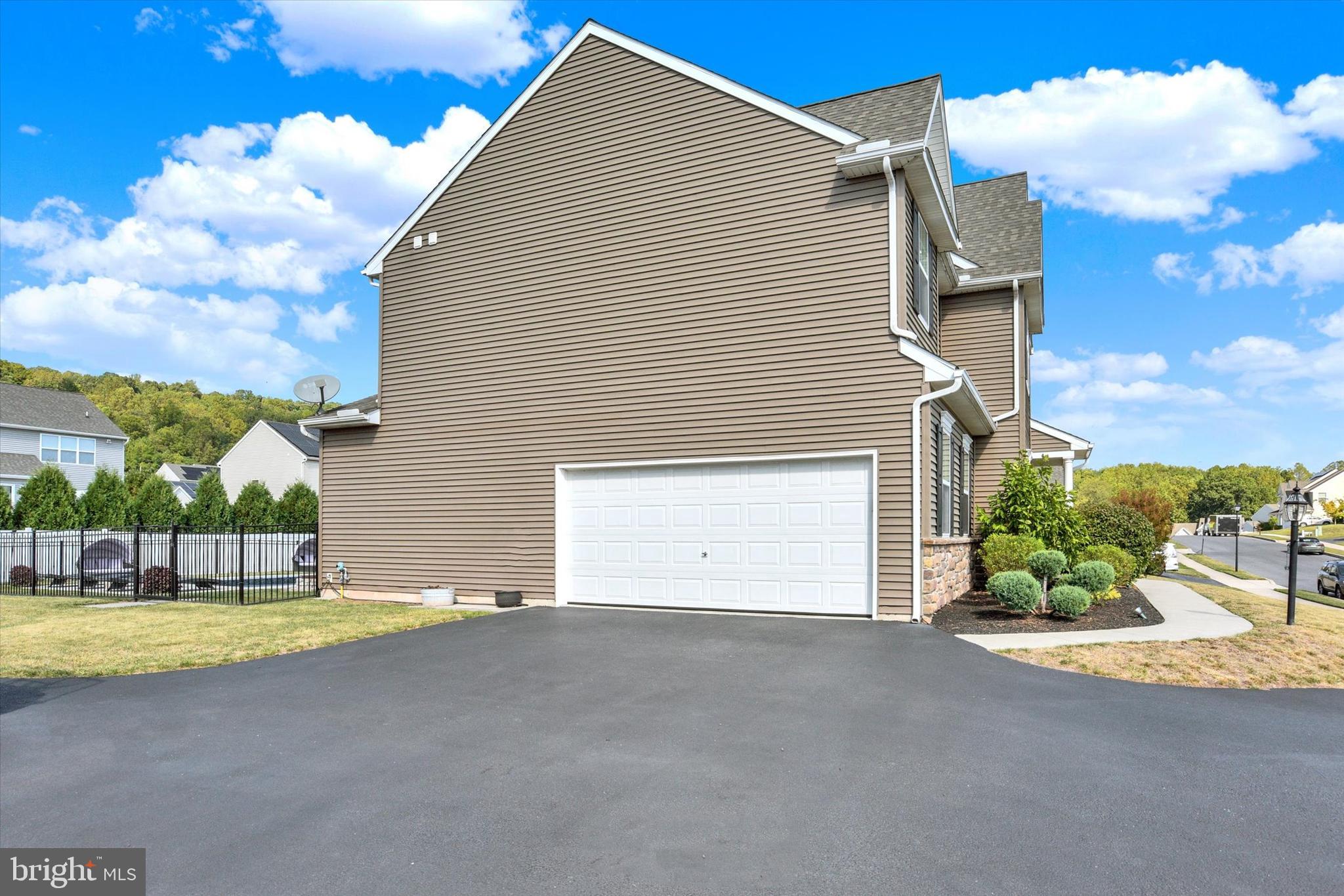 WOODBRIDGE FARMS - Residential