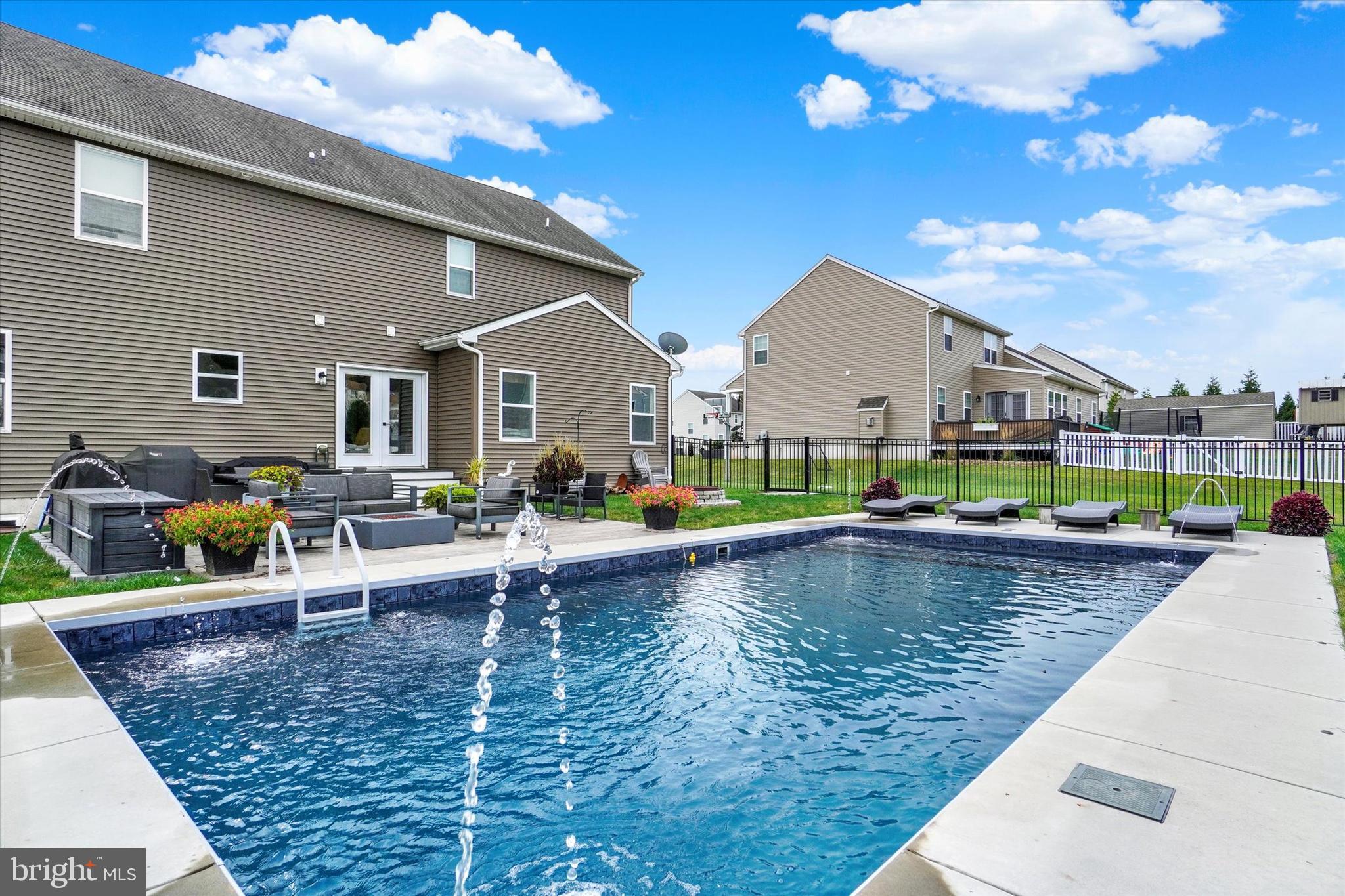 WOODBRIDGE FARMS - Residential