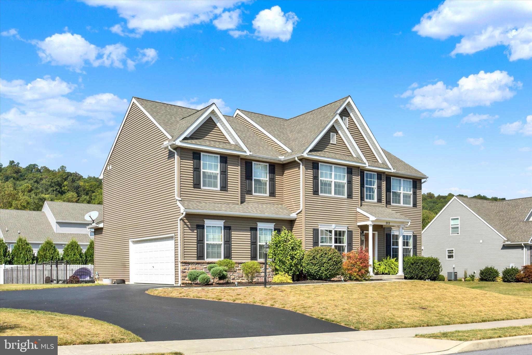 WOODBRIDGE FARMS - Residential
