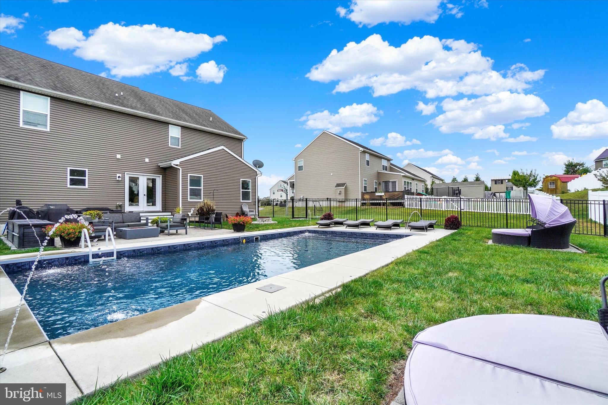 WOODBRIDGE FARMS - Residential