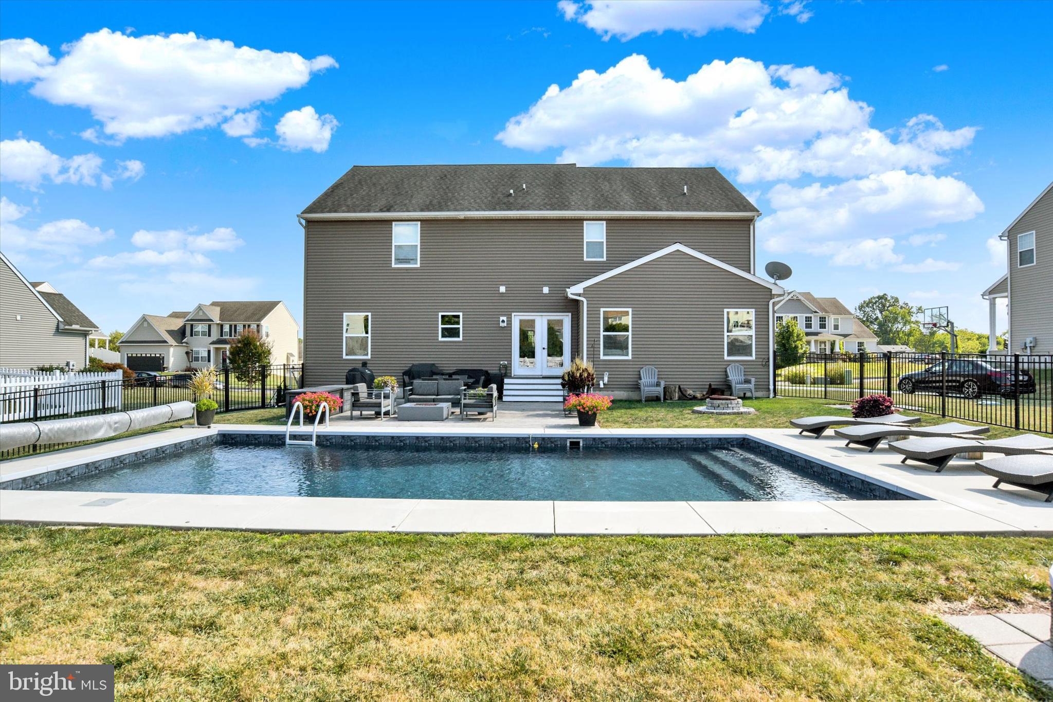 WOODBRIDGE FARMS - Residential