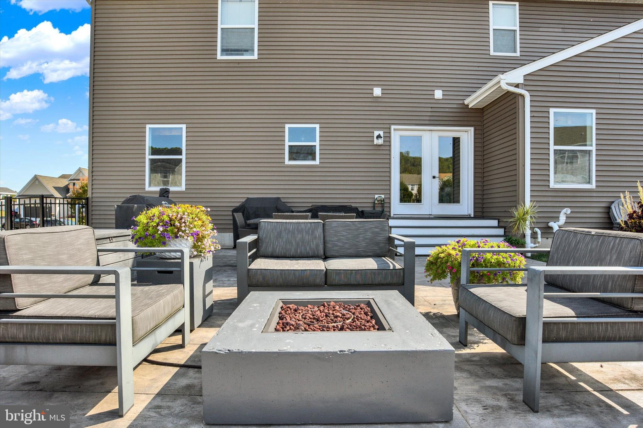 WOODBRIDGE FARMS - Residential