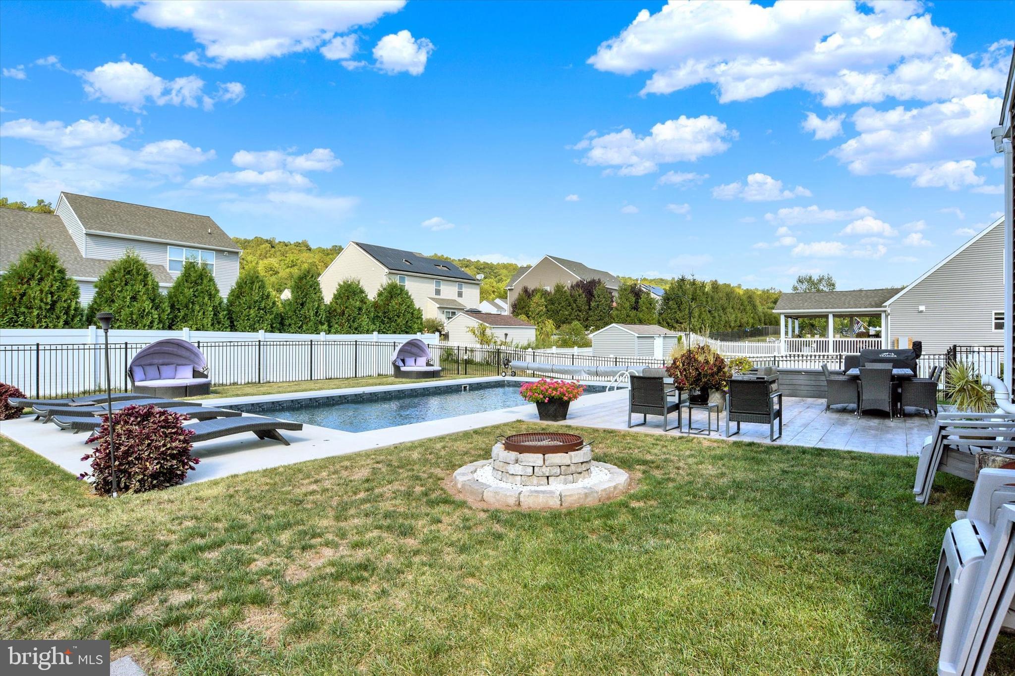 WOODBRIDGE FARMS - Residential