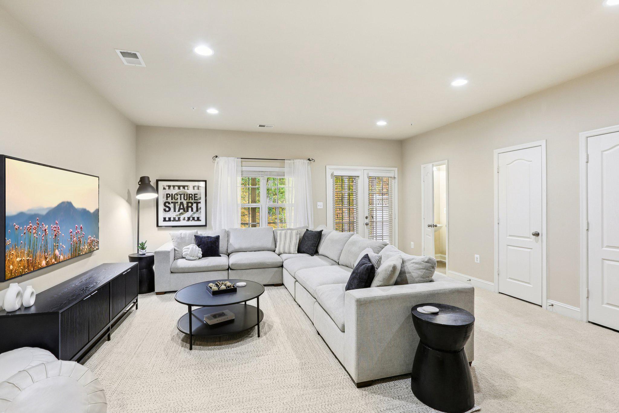 RIVERWALK - Residential