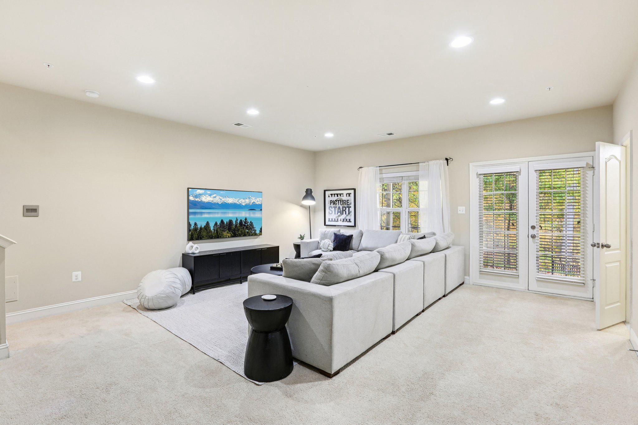 RIVERWALK - Residential