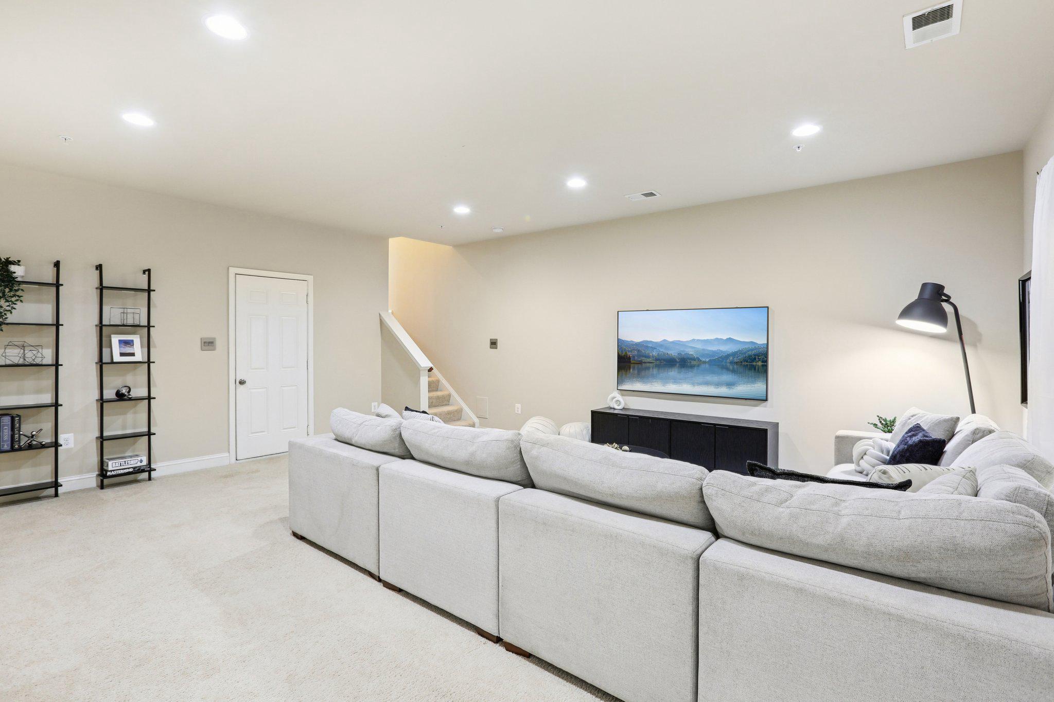 RIVERWALK - Residential