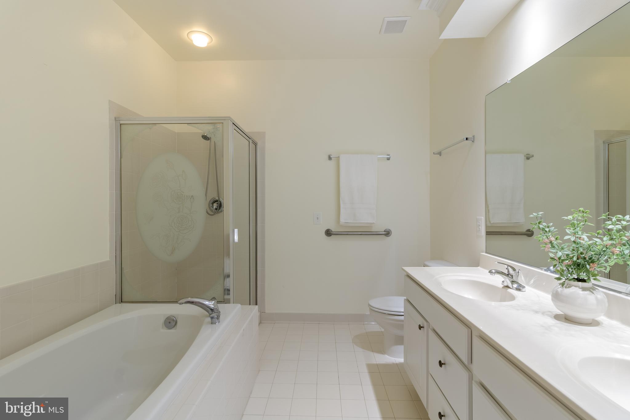 THE VILLAS OF ROCK OAK - Residential