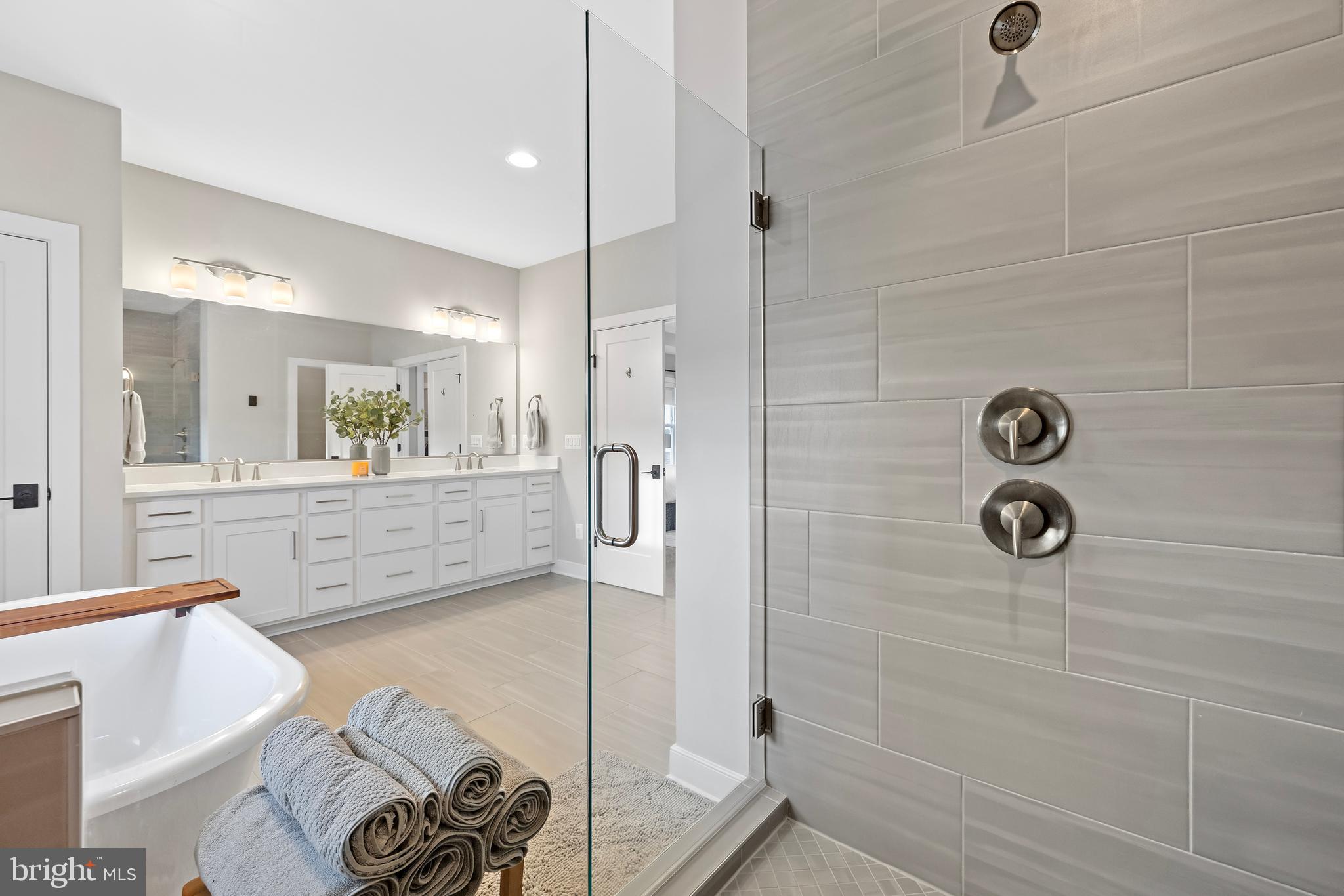 ROCK ISLAND LANDING - Residential