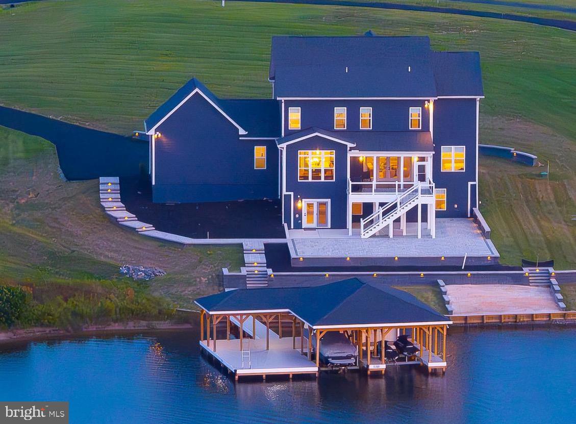 ROCK ISLAND LANDING - Residential