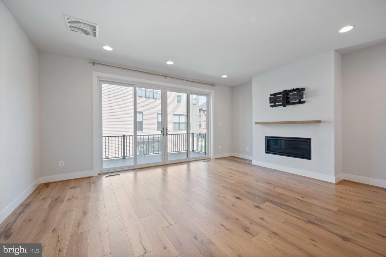 BREN POINTE - Residential Lease