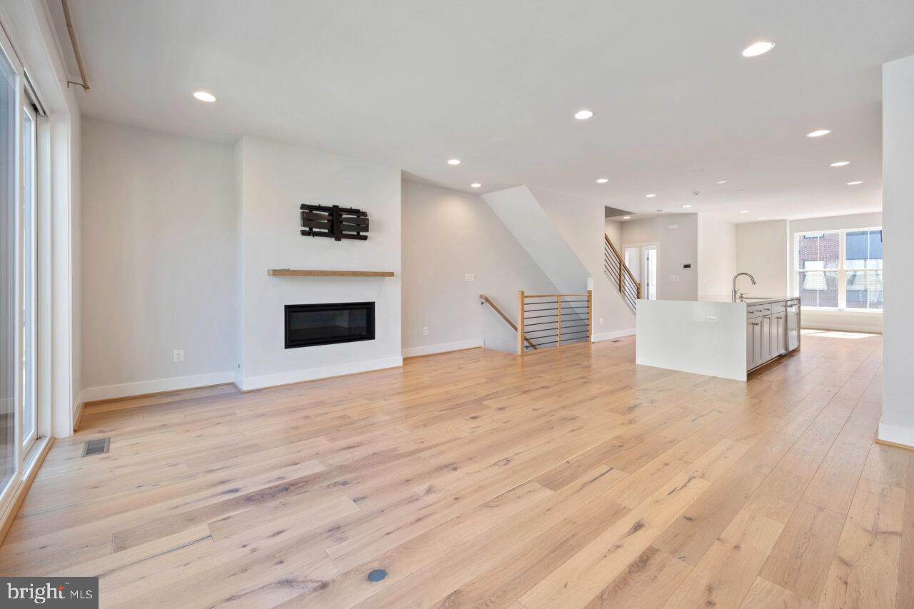 BREN POINTE - Residential Lease