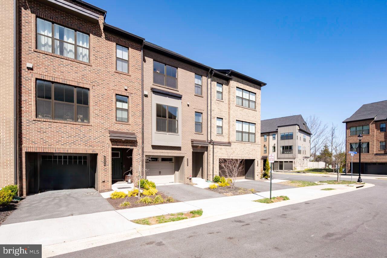 BREN POINTE - Residential Lease