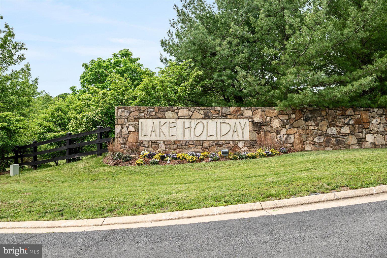 LAKE HOLIDAY ESTATES - Residential