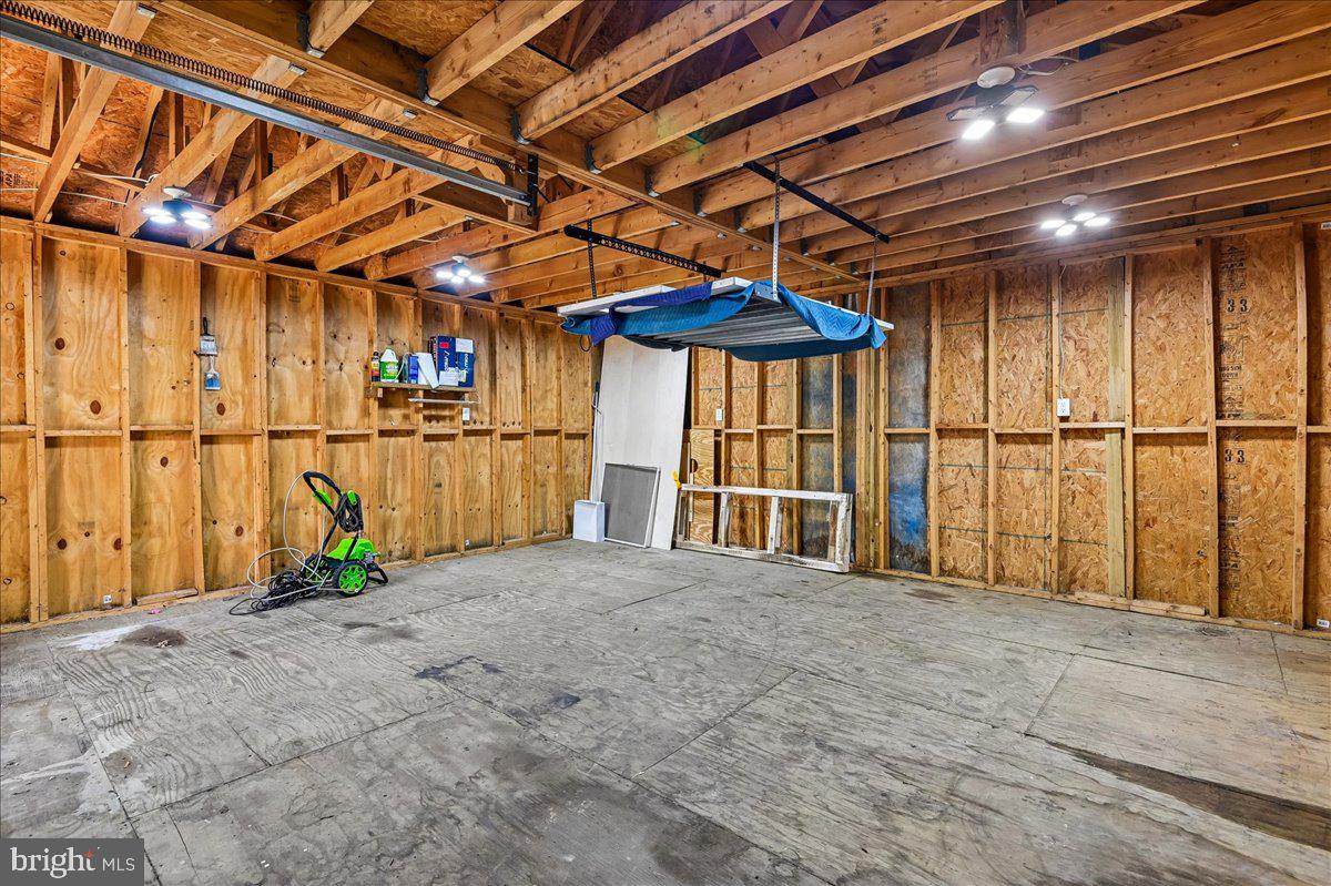 WEST END - Residential