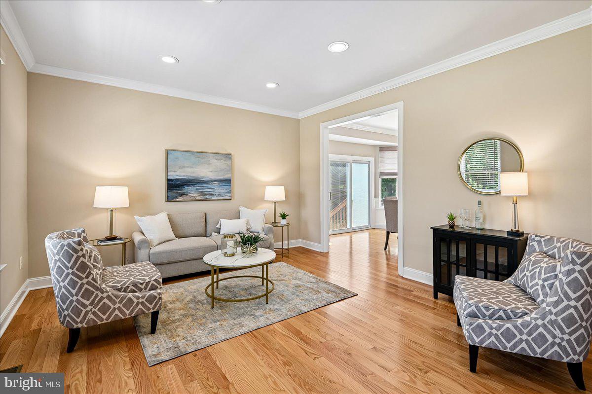 WEST END - Residential