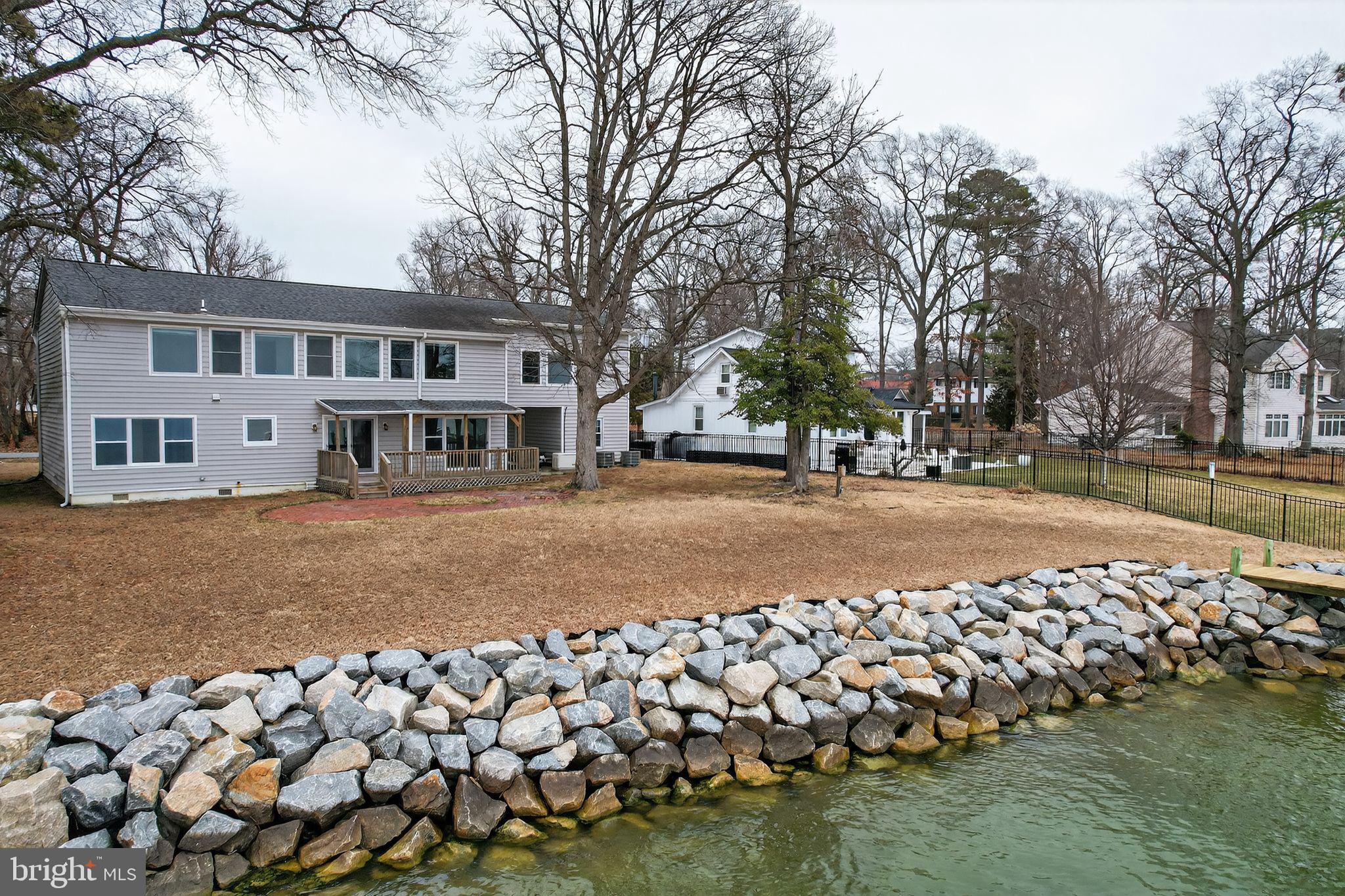 COBB ISLAND - Residential