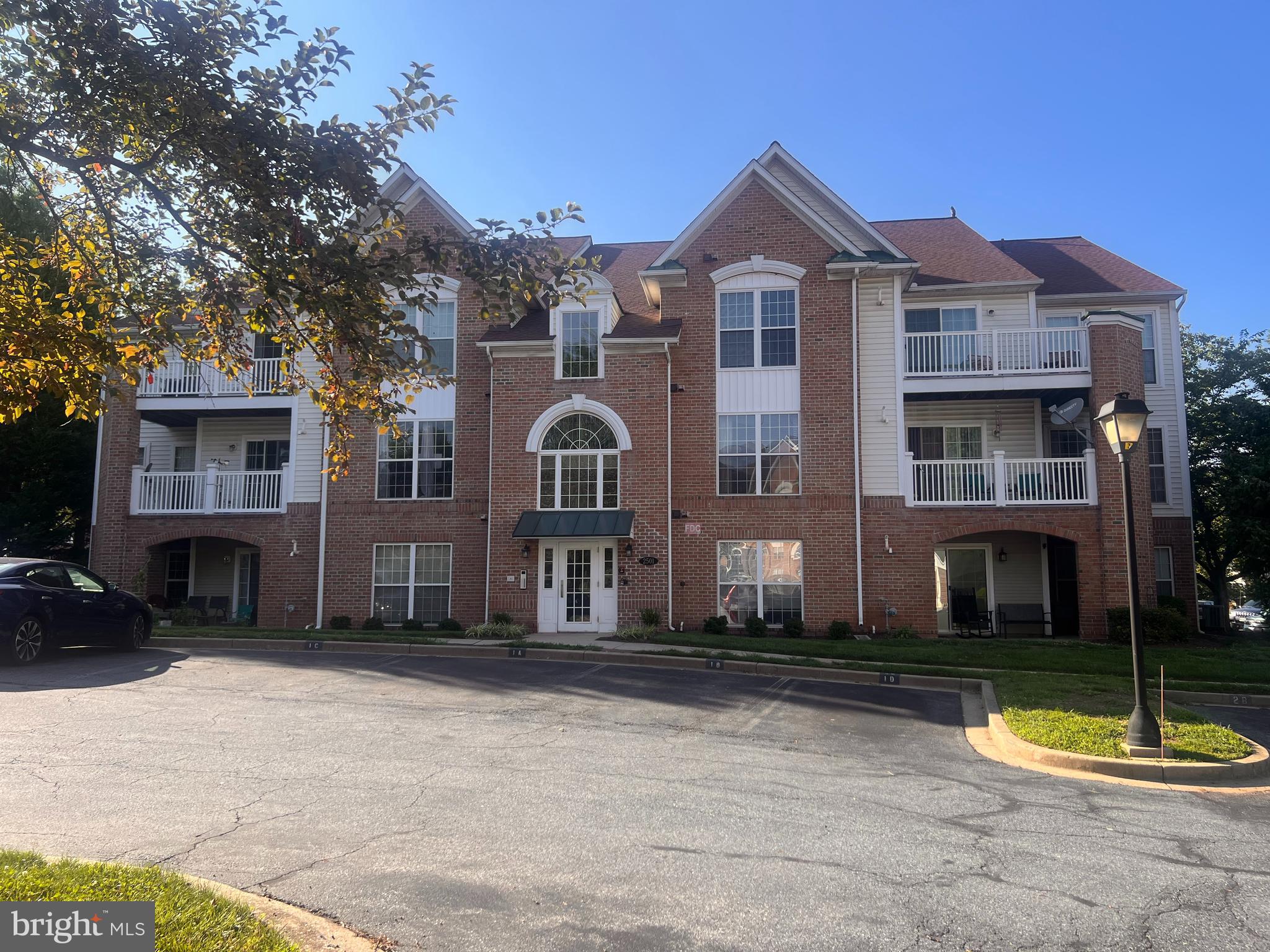 Welcome to this well-maintained 2-bedroom, 2-bath condominium located in the desirable Whittier community. Featuring neutral paint throughout, this home offers a bright, clean, and versatile interior that's ready for your personal touch. The functional layout provides comfortable living spaces, while the convenient location puts you close to community amenities, shopping, dining, parks, and commuter routes. Whether you're a first-time buyer, downsizing, or looking for an investment opportunity, this condo is one you won't want to miss!