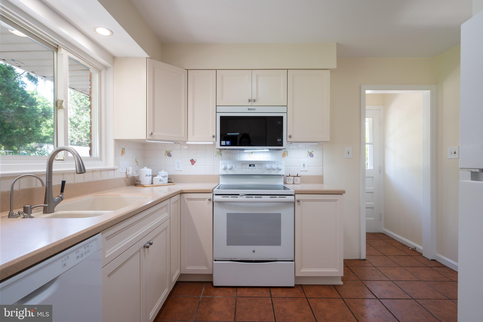 HOLLIN HALL VILLAGE - Residential