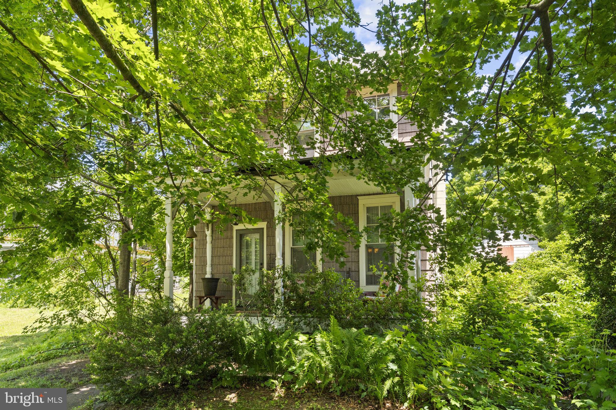 CHESTNUT GROVE - Residential