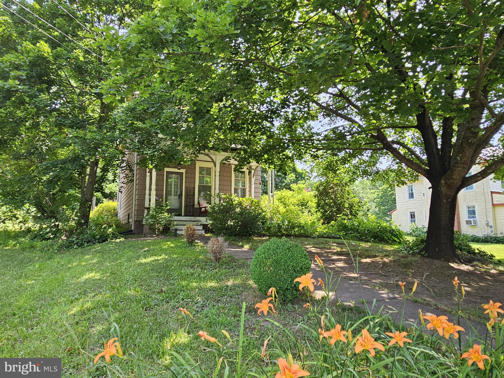 CHESTNUT GROVE - Residential