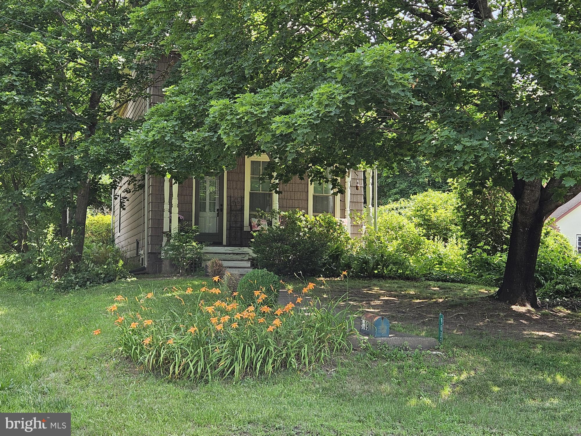 CHESTNUT GROVE - Residential
