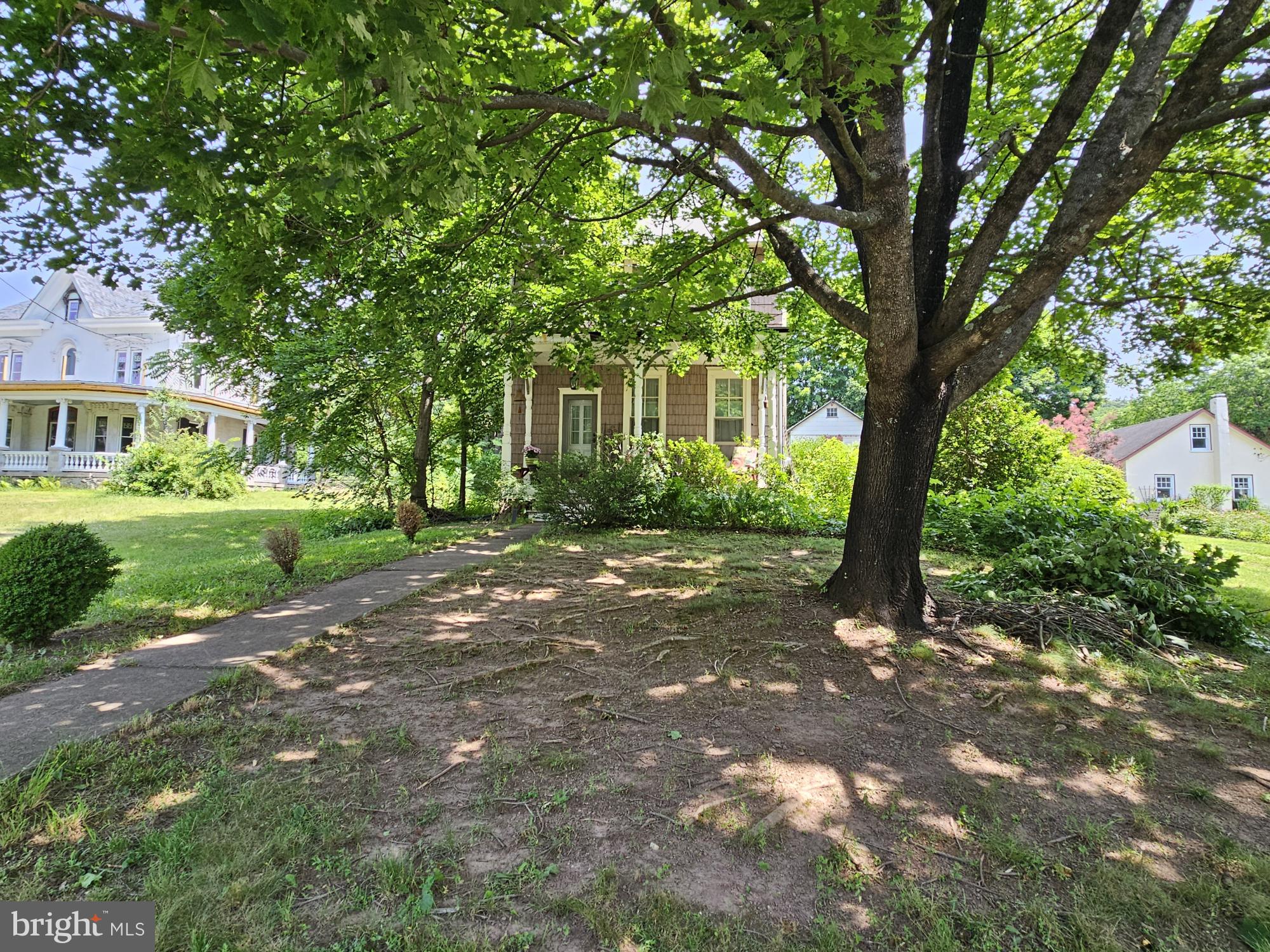 CHESTNUT GROVE - Residential