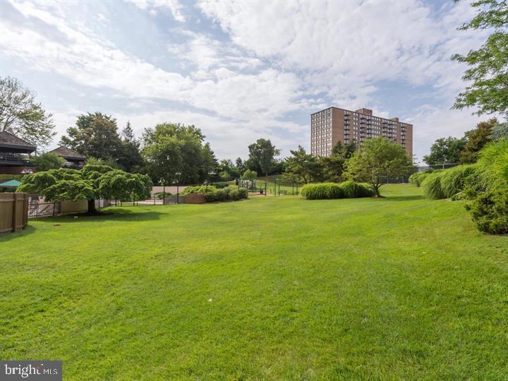 WATERGATE AT LANDMARK - Residential