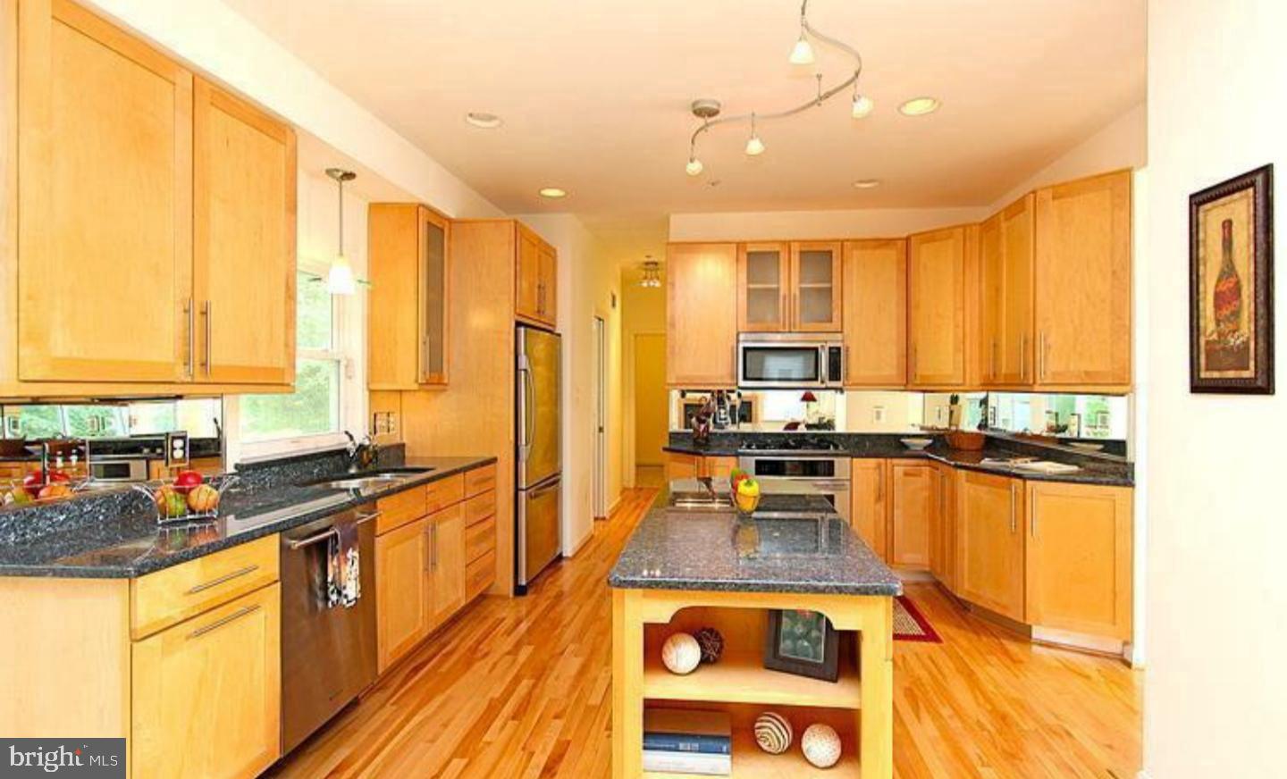WATERSIDE - Residential