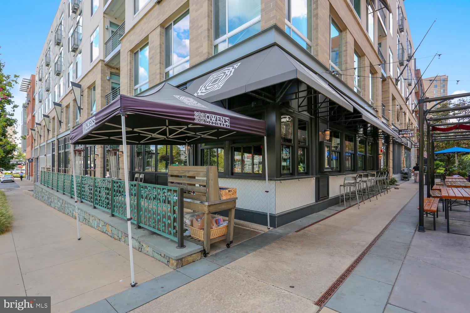 PIKE AND ROSE - Residential